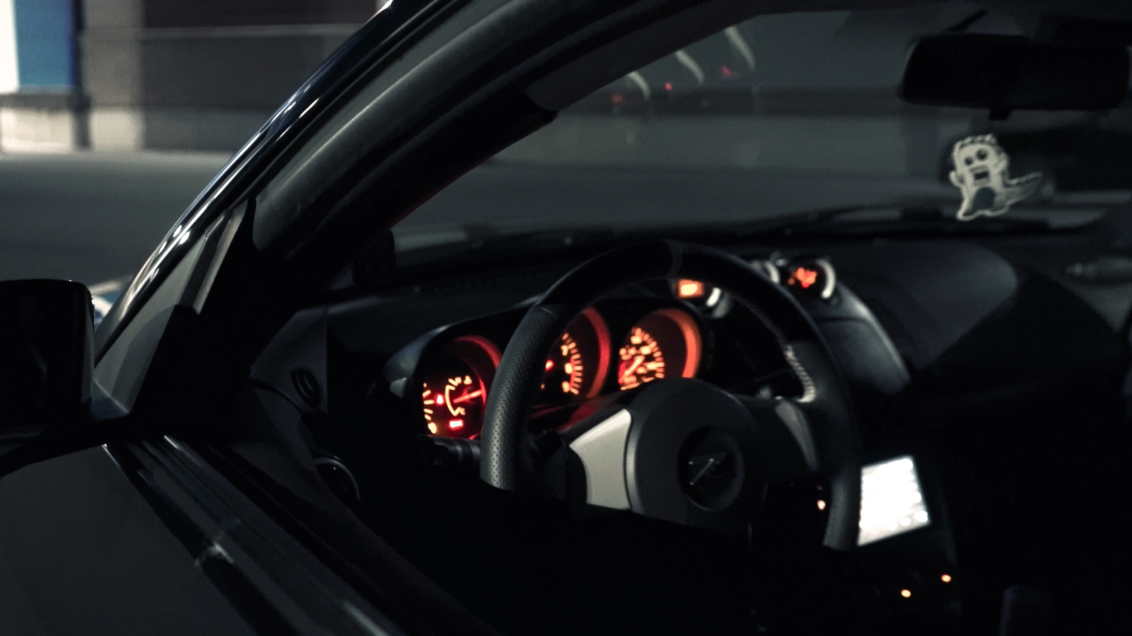370Z cabin at night